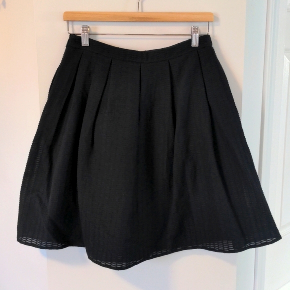 Armani Exchange pleated skirt, Black, size 6, small - Picture 4 of 5